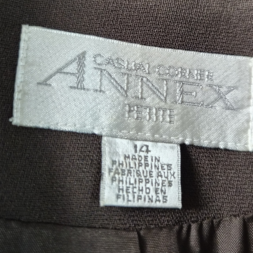 Alex Evening Brown Three-Button Structured Blazer… - image 2